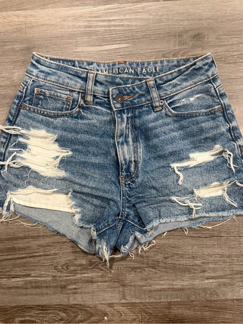 American Eagle Women’s High Waisted Distressed Strigid Mom Jean Shorts Size 0